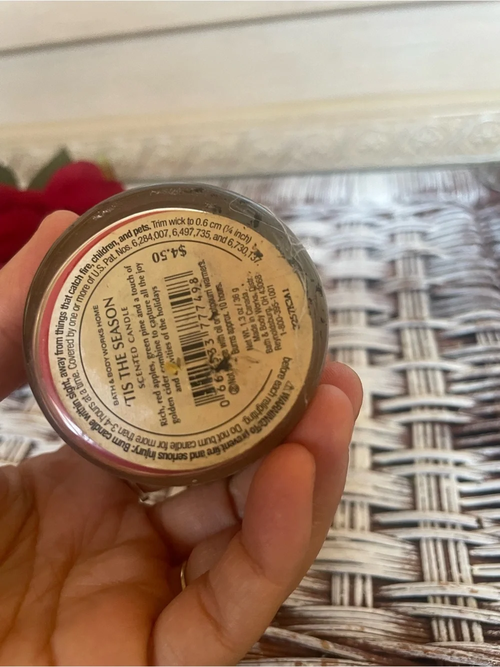 Bath & Body Works "Tis The Season" scented candle (1.3 oz) - Picture 2 of 6
